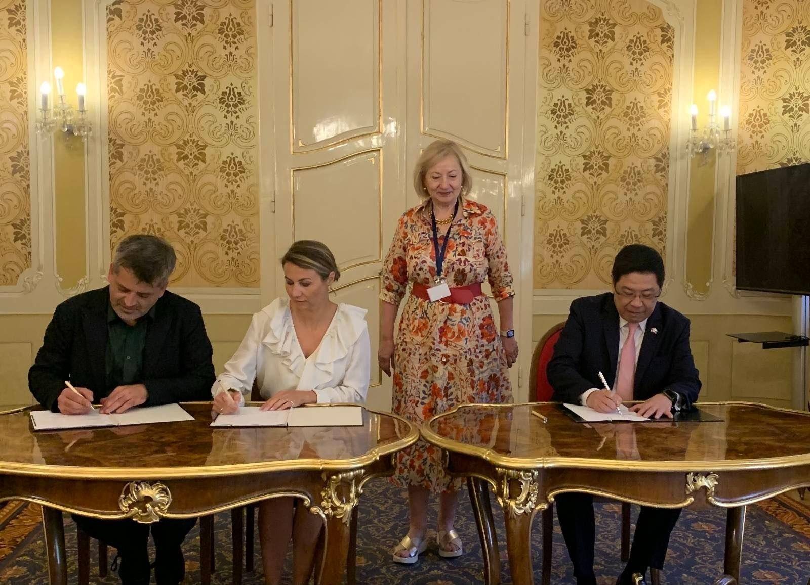 Photo of Slovensko a Taiwan spolupracujú na ďalšej pomoci pri obnove Ukrajiny