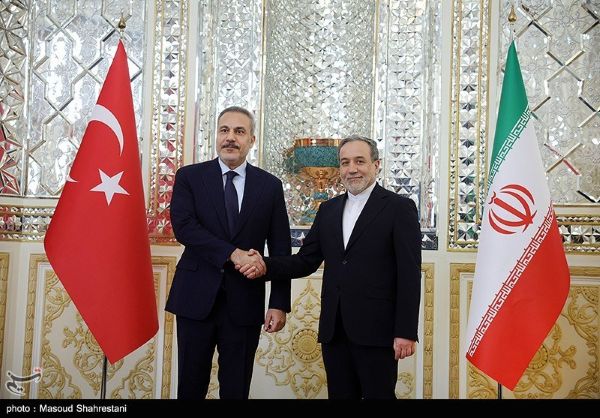 Turkey pushes for US-Iran summit as tensions mull