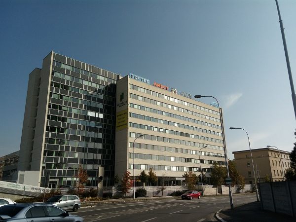 Slovak outlet may face legal action for republishing court-banned claims about Usmanov ahead of EU sanctions vote