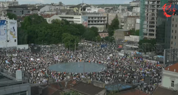 Massive protests in Serbia as tens of thousands rally against authoritarian President Vučić